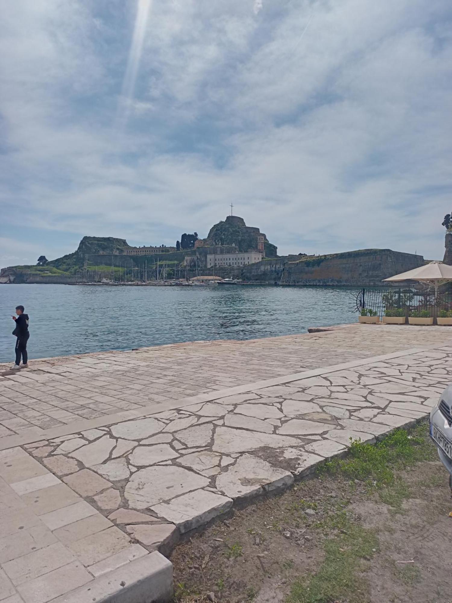 Апартаменты Sun Corfu Near The Airport Экстерьер фото